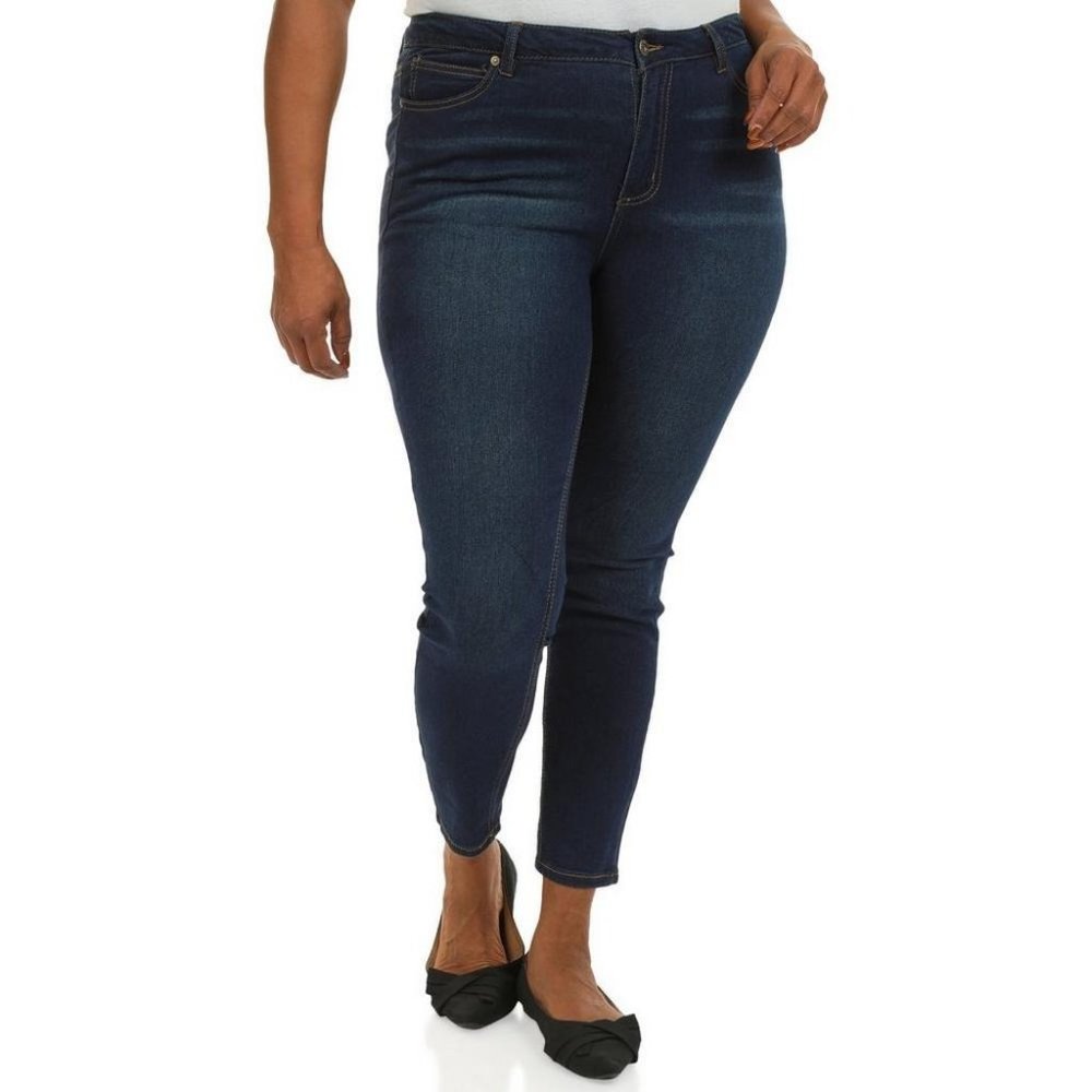 NWT Ellen Tracy Fluid Denim Skinny Jeans